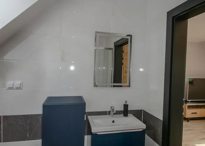 Debowa Przystan بيت للعطل *